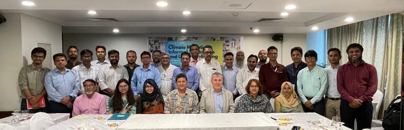 Launch of Bangladesh Urban Knowledge Hub! Aim: to achieve sustainable cities and urban well-being, addressing the urgent need for a more caring urban vision. Stakeholders participated in a 2-day workshop on #climatemigration, #informalsettlements & #urbanwellbeing.