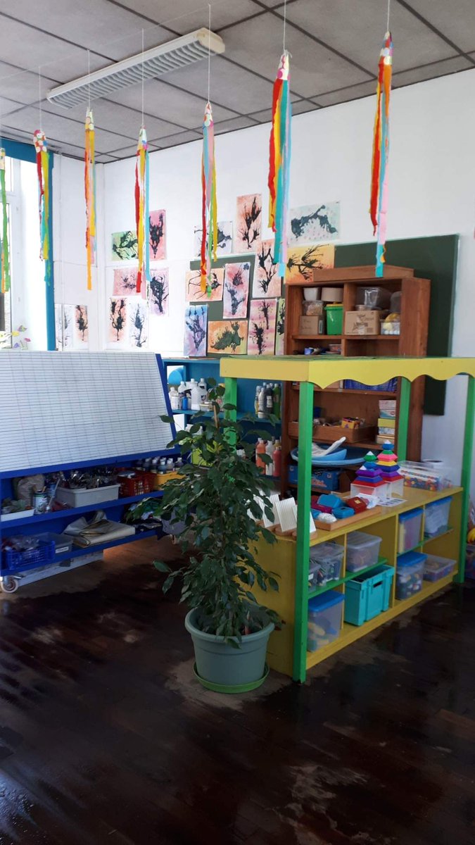 Deuit da zizoleiñ skol Diwan Gwengamp! Dorioù digor vo aozet d'ar gwener 12 etre  5e ha 6e30 ha d'ar sadorn 13 a viz Mae etre 10e hag 1e gk.

Venez découvrir l'école Skol Diwan Gwengamp ! Nous organisons des portes ouvertes le vendredi 12 mai de 17h à 18h30 et le samedi 13 mai!