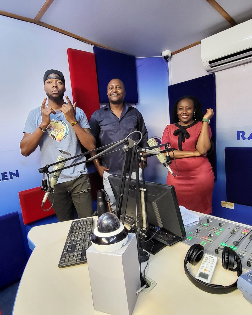 sellyamutabi's tweet photo. Throwing it back in style @RadioCitizenFM 1-4pm with @mzaziwillytuva and @djflashkenya

Ungependa kibao kipi leo?

#MsetoTBT https://t.co/S7EY4rqslB