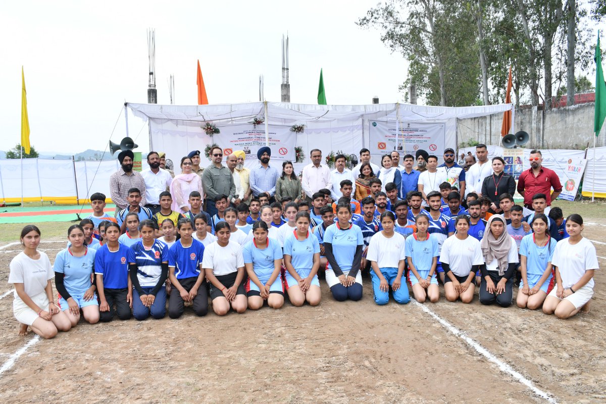 DyssoJ's tweet photo. Div. Com. Jammu inaugurates INTER PANCHAYAT SPORTS Competitions under NASHA MUKT BHARAT ABHIYAAN
Deputy Commisioner Jammu Smt. AVNY Lavasa (IAS) presents guest of honour to Sh. Ramesh Kumar (IAS) Divisional Commissioner Jammu during the above Said Inaugural function. https://t.co/hwXvl2SVFz