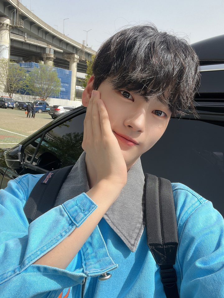 WEi__Official's tweet photo. 석화찜을 찜 쪄먹기 위해 나타난 석화🩵(not 굴🦪 )
1화는 EEEE 석화가 찜 쪄진 듯하지만😅
석화의 석화찜 이기기는 계속됩니다🔜

#위아이 #WEi 
#강석화 #KANGSEOKHWA https://t.co/OuhBNaRbvK