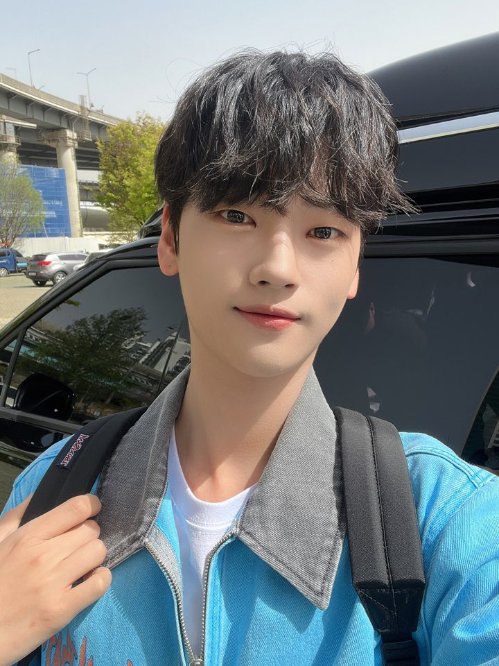 WEi__Official's tweet photo. 석화찜을 찜 쪄먹기 위해 나타난 석화🩵(not 굴🦪 )
1화는 EEEE 석화가 찜 쪄진 듯하지만😅
석화의 석화찜 이기기는 계속됩니다🔜

#위아이 #WEi 
#강석화 #KANGSEOKHWA https://t.co/OuhBNaRbvK