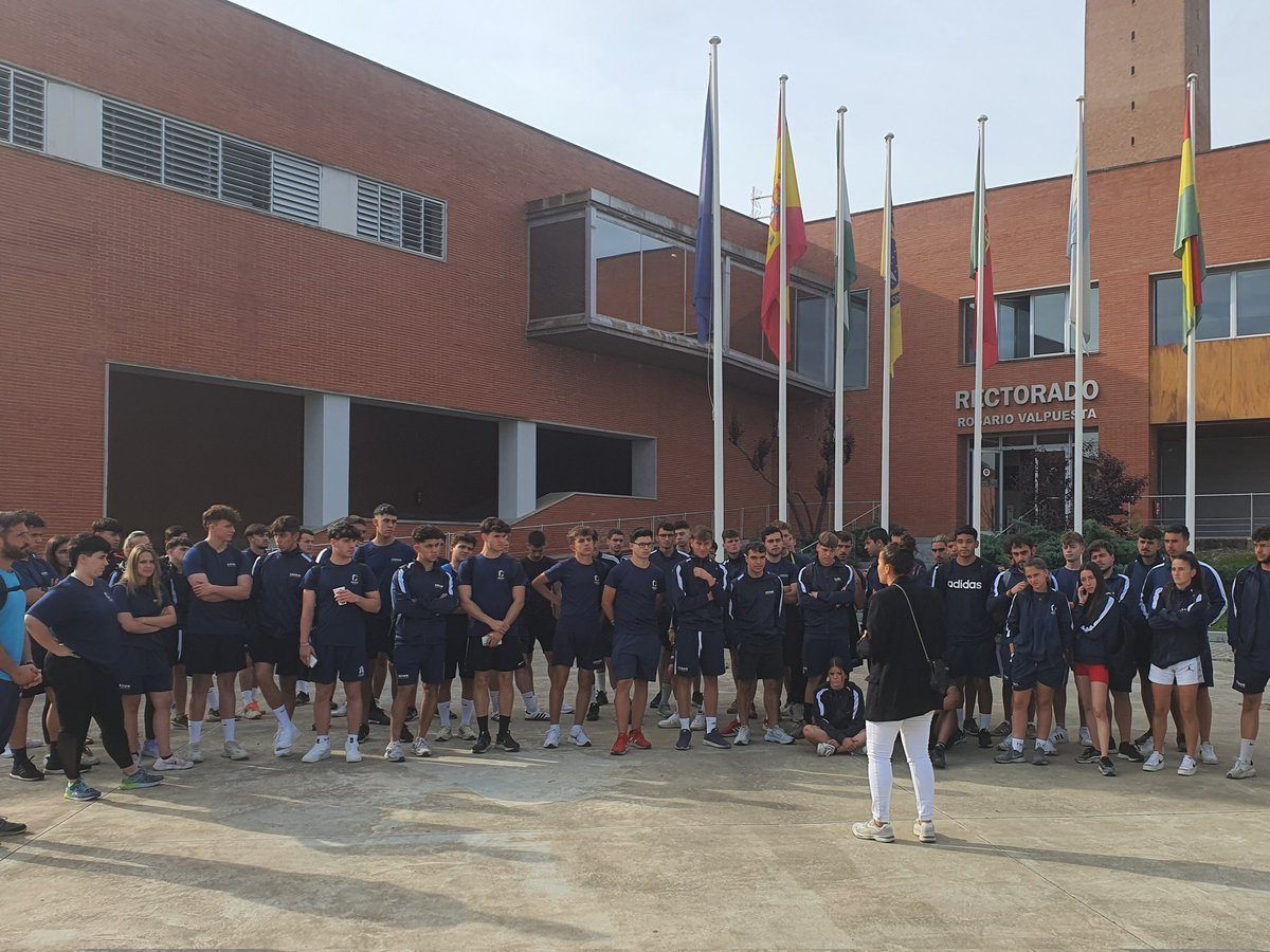 pablodeolavide's tweet photo. El alumnado de @cesurformacion CAFD visita hoy nuestro campus para conocer nuestras instalaciones deportivas, el Grado en Ciencias de la Actividad Física y el Deporte y sus salidas profesionales. ¡Bienvenidos/as!😊 https://t.co/7XdKwgFY3j