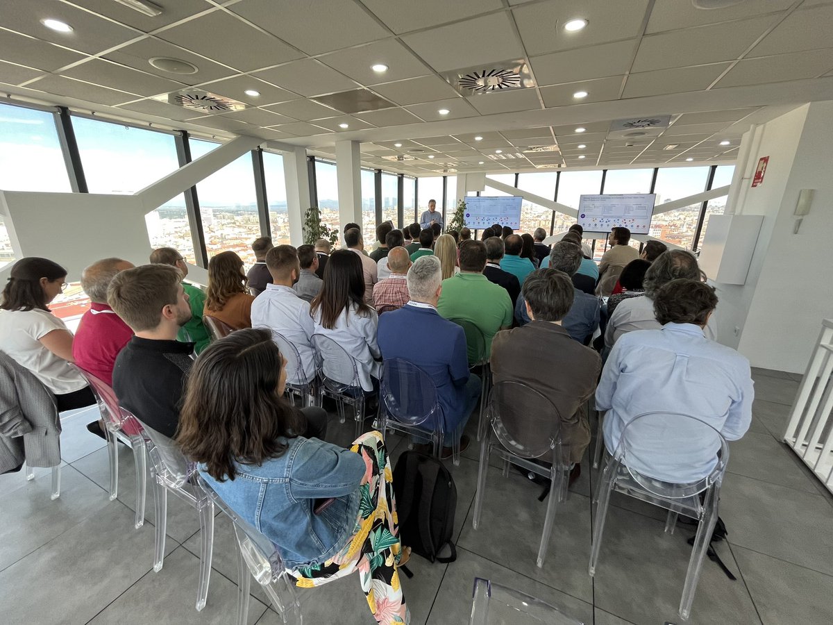 nacho_arrieta's tweet photo. Kicking our @vmware_es @VMwareAria partners boot camp. Full house to understand how #CloudManagementPlatforms are key to be #CloudSmart , enabling consistent control and security planes between your #clouds 👌😊 (btw awesome #Madrid views) https://t.co/OElK4iqLv3