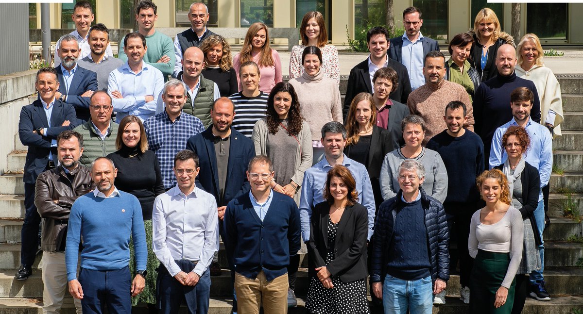 EsadeExecEd's tweet photo. Los participantes del programa #EsadePMD de Esade Executive Education han disfrutado de su estancia en la prestigiosa escuela de negocios @HECParisExecEd. Esta experiencia les ha permitido profundizar en la estrategia empresarial de manera global.🌏✈️ https://t.co/z5AJoxlD0T