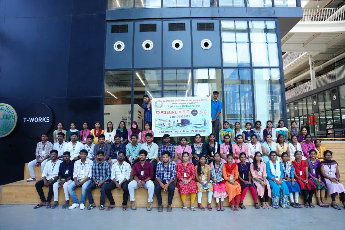 TWorksHyd's tweet photo. Faculty & students from Professor @PjtsauIndia got a glimpse of T-Works' facilities & equipment. T-Works also offered to support students with innovative ideas and who are keen to fail, learn and grow.
#BuildAtTWorks
@KTRBRS @jayesh_ranjan @KarampuriSujai https://t.co/G83cx4ELiV