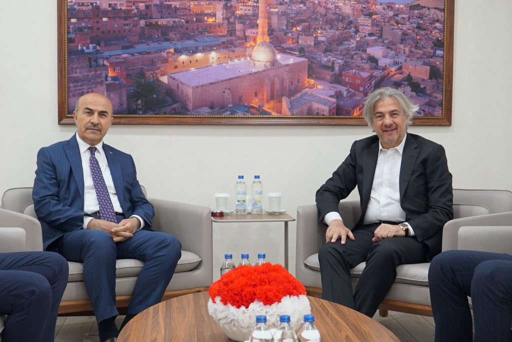 Mardin Valimiz <a href="/mahmutdemirttas/">Mahmut Demirtaş</a> ‘ı ziyaret ettik.

Bakanlığımızın kültür ve medeniyet şehri Mardin’deki yatırım ve projelerini ele aldık.