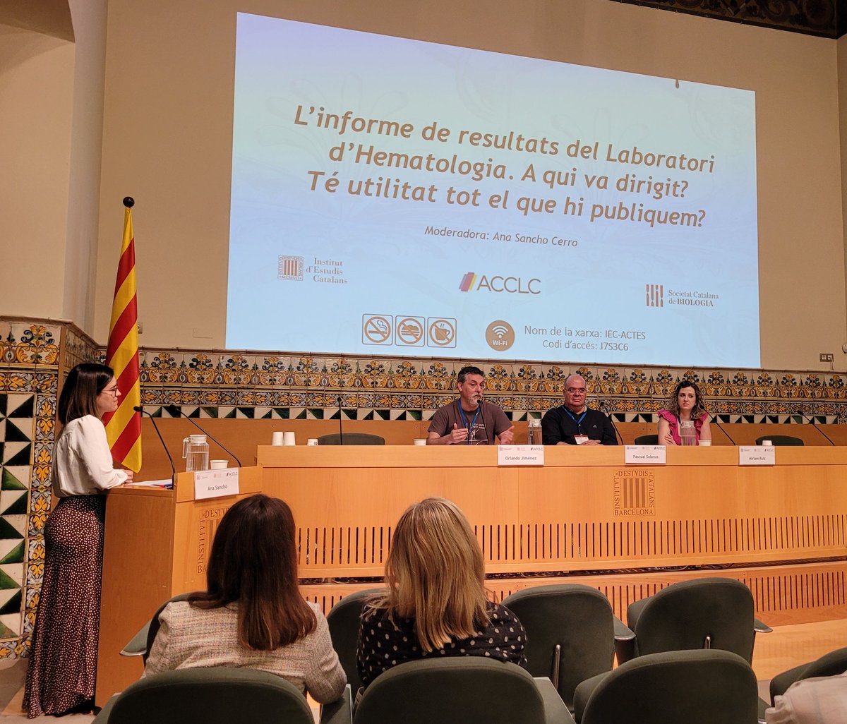 Bon debat per començar la jornada #hematologia #laboratori de l'<a href="/ACCLC_CAT/">ACCLC</a> i <a href="/SCB_iec/">Societat Catalana de Biologia</a> . Taula formada per professionals d'àmbits complementaris: informàtica, medicina d'atenció primària i laboratori. Tema per reflexionar: pros i contres dels resultats estructurats. Llums i ombres