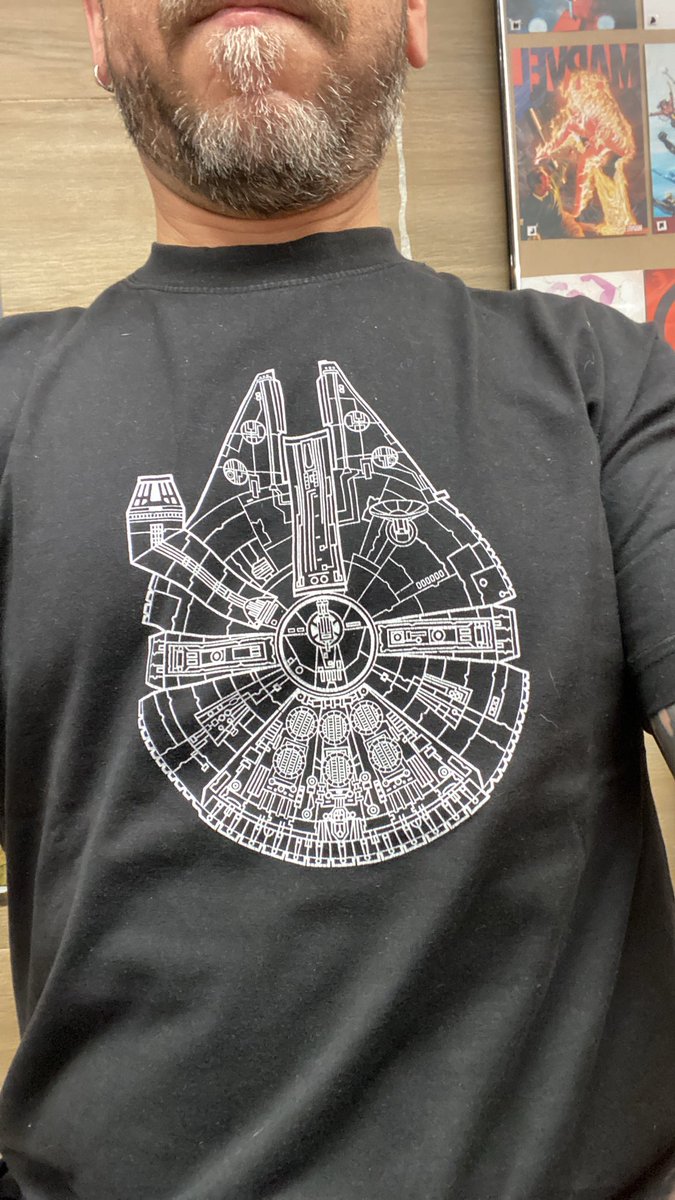 hiusep's tweet photo. El dia requiere este outfit
#maythe4thbewithyou #somoscomicsants #barcelona #comics #starwars #skywalker https://t.co/kU4LfelxNW