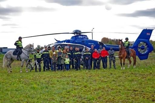 In samenwerking met o.a. <a href="/DePolitieheli/">Politiehelikopter</a>, @POL_Lnd_Eenheid, <a href="/Politieacademie/">Politieacademie</a> <a href="/kijlstra/">K i j l s t r a</a> <a href="/MeldkamerNN/">Meldkamer Noord-Nederland</a> hebben wij als basisteam de ongeneeslijk zieke 6 jarige Kai een onvergetelijke dag kunnen bezorgen in #Drachten. Check: m.facebook.com/story.php?stor…
