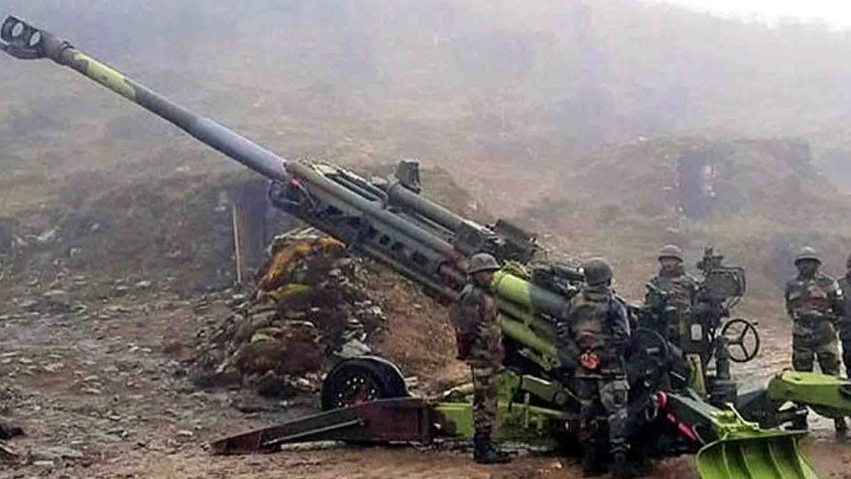 _KhabarIndia's tweet photo. Indian Army: अरुणाचल में भारतीय सेना ने चीन को दिखाई अपनी ताकत, खतरनाक तोपों की आवाज से गूंजा युद्ध क्षेत्र https://t.co/E23BDJDjG1 
#IndianArmy #China #WarPractice #PLA #IAF #Khabarindia https://t.co/ZCxzNtG569