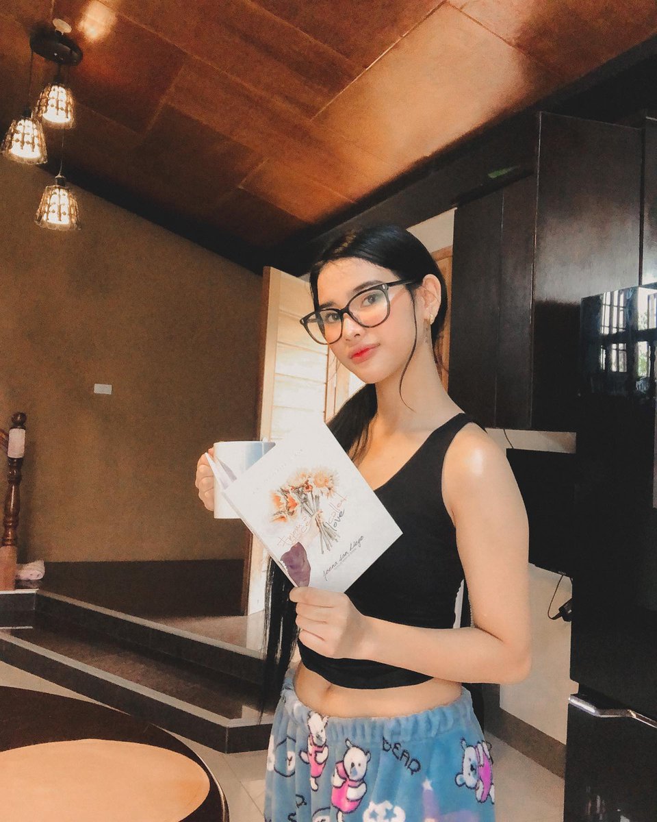 deon_deon_'s tweet photo. Kape po tayo

MAXINE SLAYS AT SMHS https://t.co/RfWpHjgfiy
