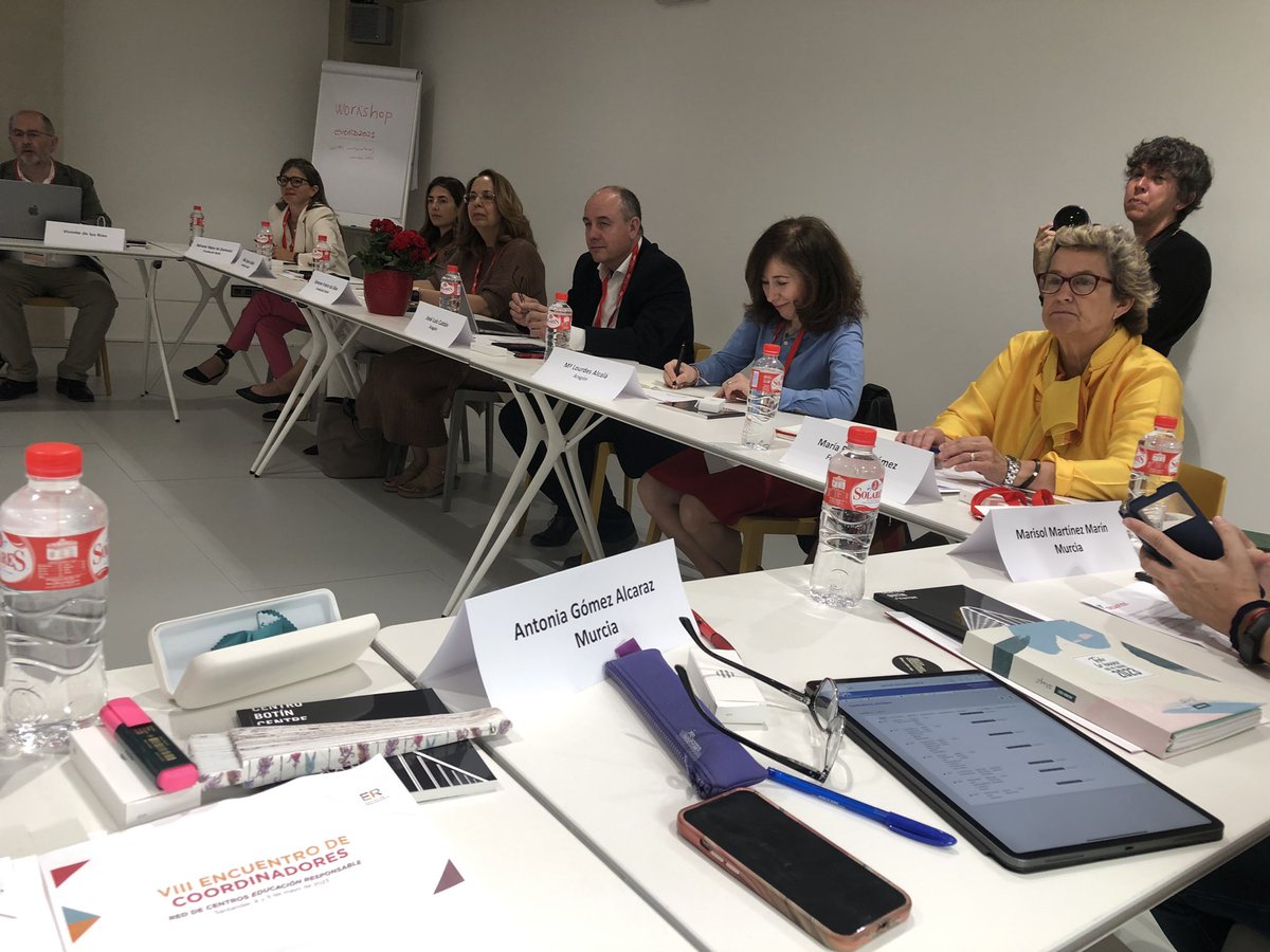 mdgraci's tweet photo. Encuentro de coordinadores. Red de centros Educación Responsable. Primera jornada @fundacionbotin @CPRRegionMurcia @ProgramasRM @sifopcarm @SADMurcia @Educarm https://t.co/ntrTTrvXSV