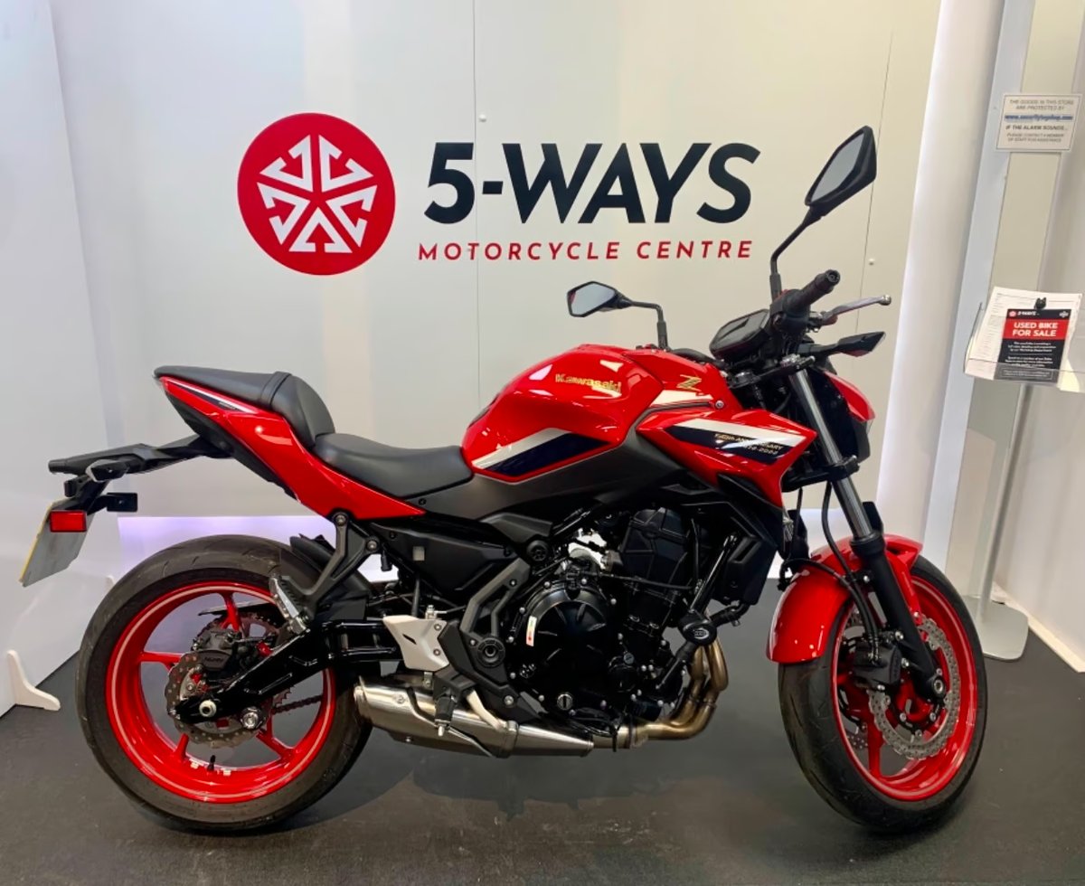 📣🏍 USED BIKE ANNOUNCEMENT 🏍📣 This Kawasaki Z650 50th edition was a very limited run of bikes, and we have this one just in with 1 owner and only 54 miles. Visit online here: 5-ways.co.uk/used-bikes/kaw…