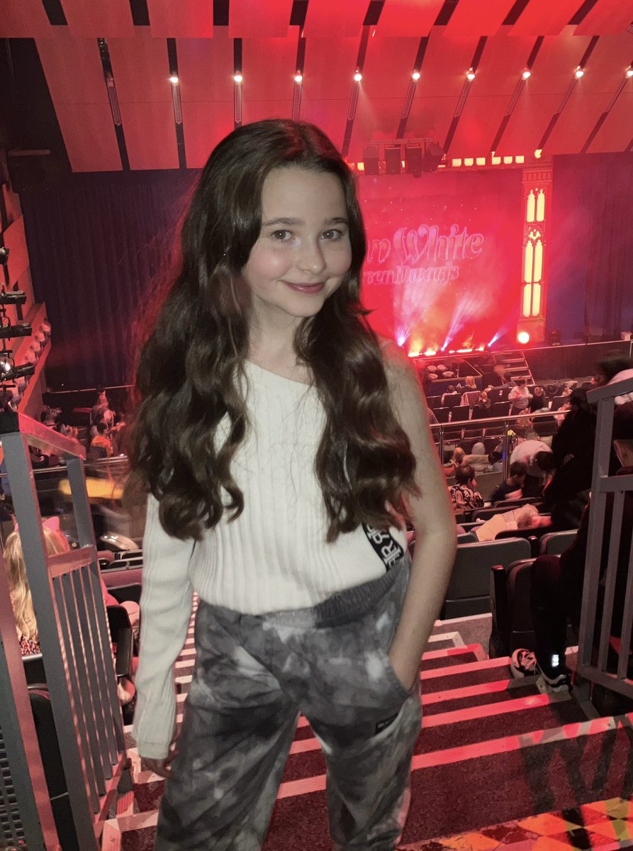 savannahkunyo's tweet photo. Happy 12th birthday Savannah 🎉🥳 May all your dreams continue to come true 💖 https://t.co/oUxjmUcVLU