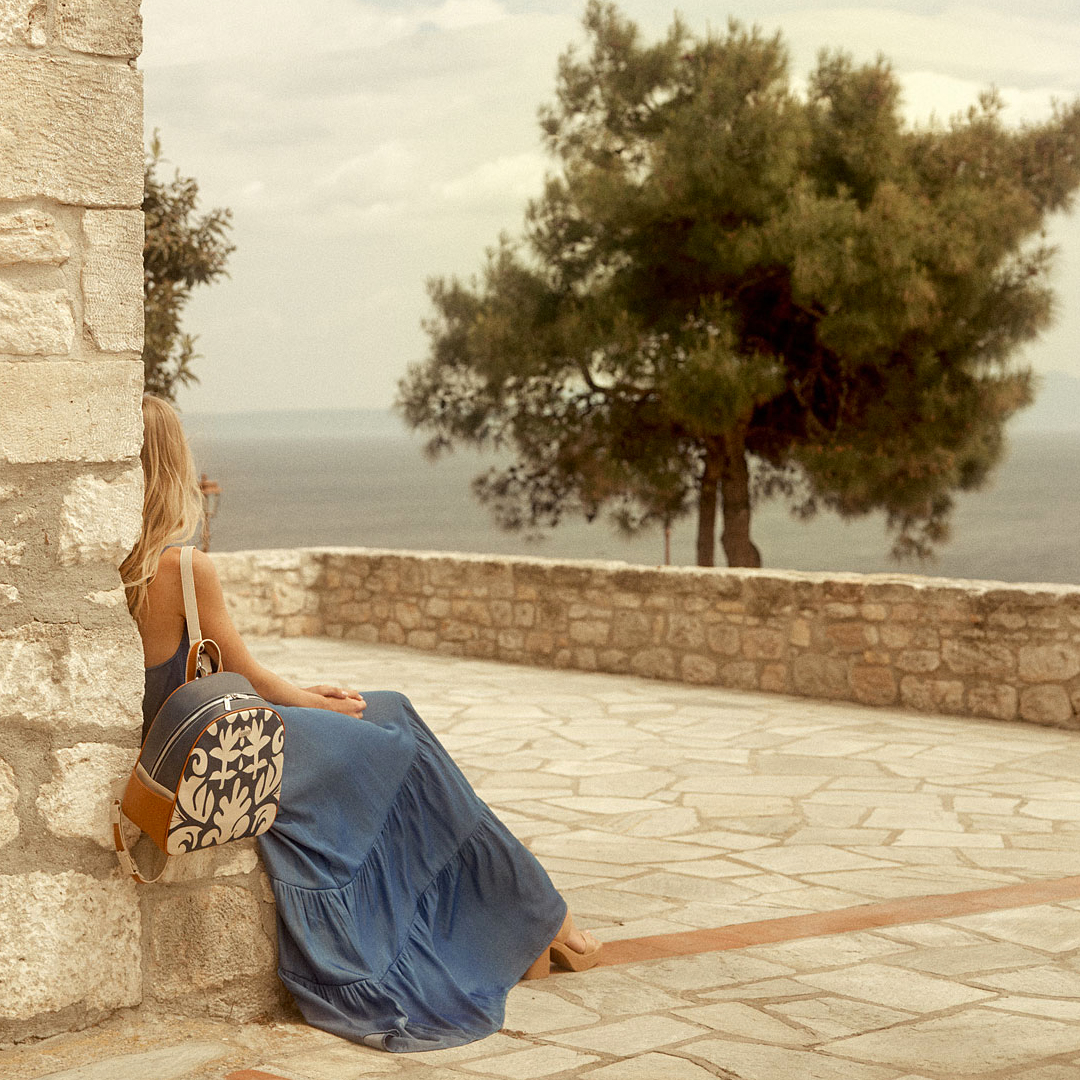 doca_gr's tweet photo. Summer is just around the corner☀️
19058 | Τσάντα πλάτης μπλε
39980 | Μάξι φόρεμα μπλε
73293 | Πέδιλα κάμελ
https://t.co/3R9kWQ3C0p
#docass23 #docaofficial #newcollection #shopthelook #dresstoimpress #docalove #outfitoftheday #ootd https://t.co/XJrQeYfMB1