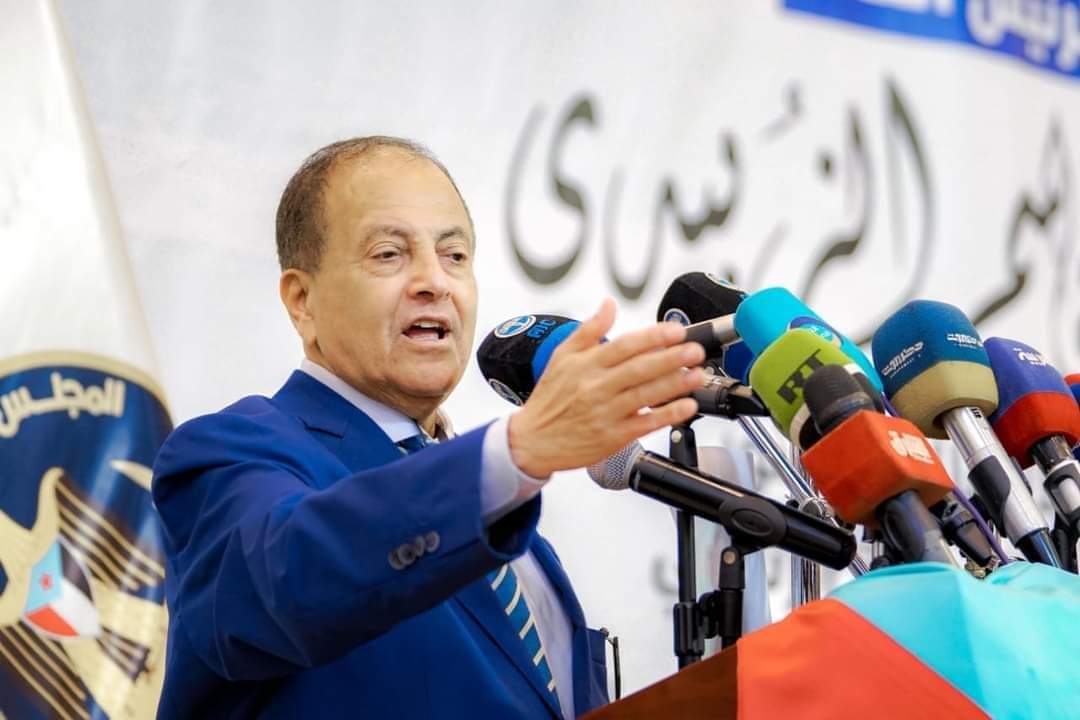 lutfshatara's tweet photo. أتصلت باللواء فيصل رجب ودعوته لتشريفنا الحوار الجنوبي،فقال لي أنا معكم ياصالح وحدوا الصف الجنوبي،هكذا قال د.صالح الحاج رئيس فريق الحوار في كلمته اليوم وبحضور  رئيس المجلس الانتقالي الجنوبي عيدروس الزبيدي واللواء الصبيحي..كانت القاعة عبارة عن مزاييك جنوبي من المهرة إلى باب المندب https://t.co/B5wVMgMECI