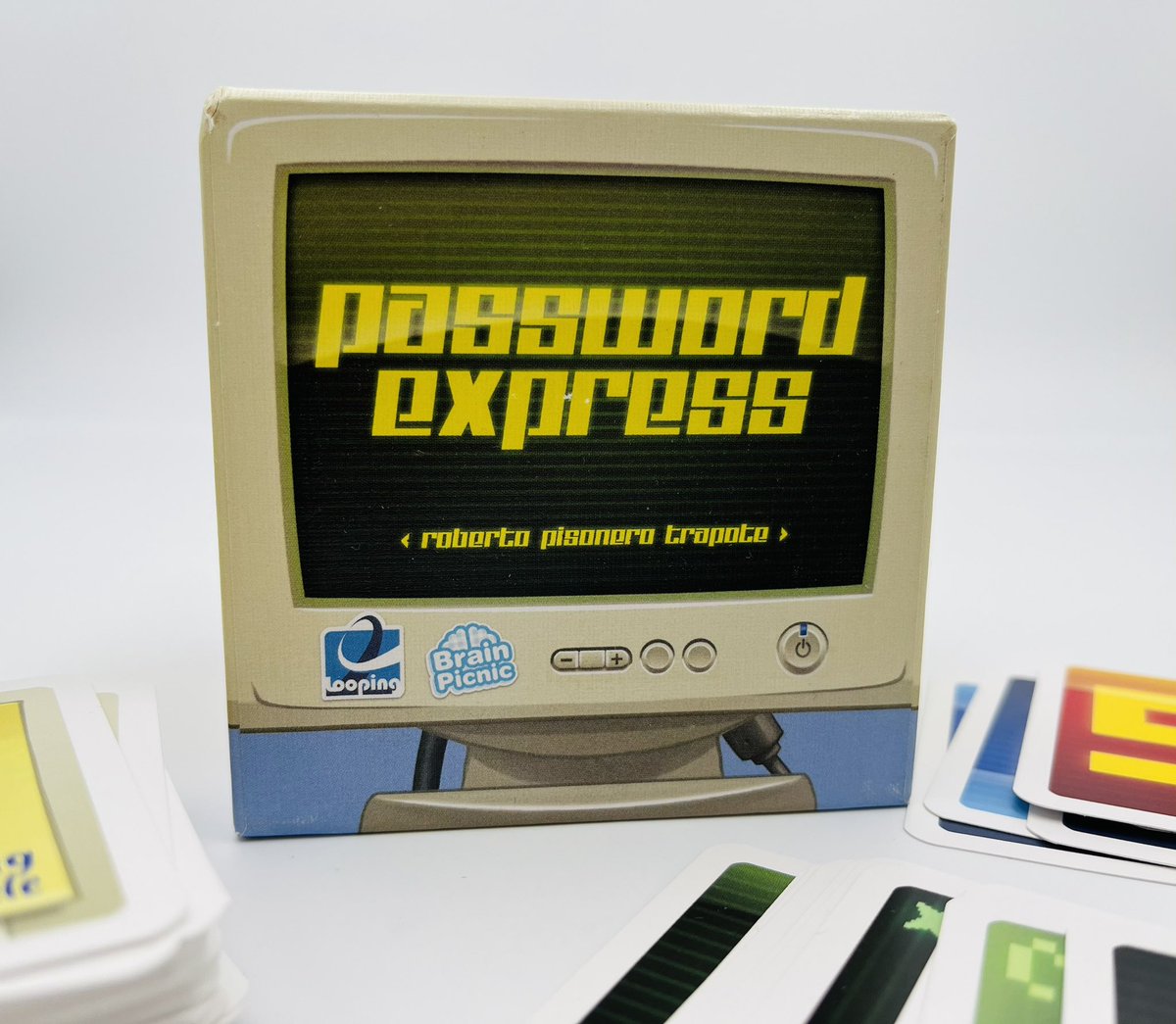 BrainPicnicNews's tweet photo. Hoy es el Día Mundial de la Contraseña y nos viene al pelo para anunciar que estamos trabajando en la nueva edición y el nuevo diseño de Password Express 🎉🥳

El diseñito será de @WAH_Studio, quien también hizo los dibijinxis de #Unanimo #Unanimoparty y #Rolltothetop 
Hay ganas! https://t.co/EWyfjbrMm7