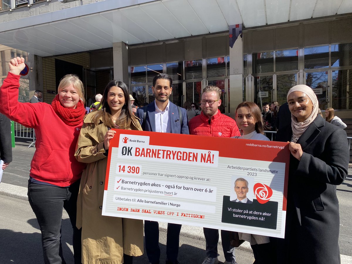 ReddBarna's tweet photo. @mariaqur fra @OsloAp er også helt enig med oss og vil ta kampen for økt barnetrygd i landsmøtesalen! #barnetrygd https://t.co/Bcpg5PP4c5