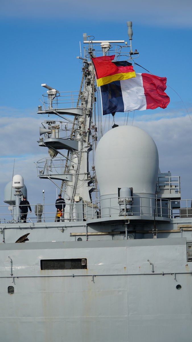 deutschemarine's tweet photo. Landungsübung #HEMEX ORION 2023
Die #Fregatte Sachsen übte in den vergangen Wochen im multinationalen @NATO-Verband die Verteidigung befreundeter Schiffe.
Neben 🇫🇷 und 🇩🇪 beteiligten sich 🇬🇷 🇳🇱 🇪🇸 🇺🇸 🇮🇹 🇬🇧 an dem Manöver.
#StrongerTogether
Mehr 👇
https://t.co/9EWcDqtmaY https://t.co/6WgMwV2q43