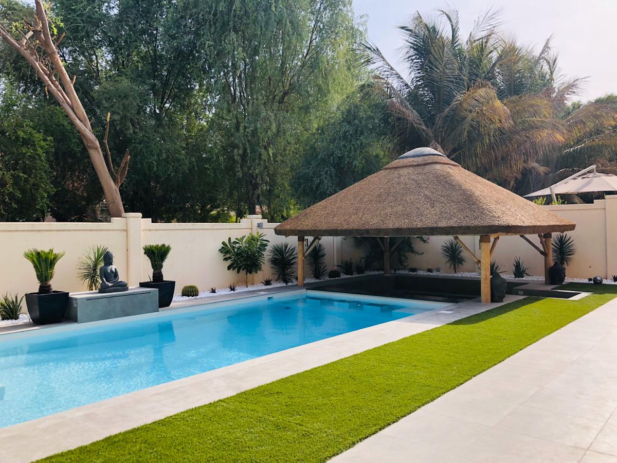 CapeReed's tweet image. Swim-up pool-bar with a sunken seating area under a beautiful cape reed thatched gazebo in a natural timber finish! 

Perfect for summer!

#Poolbar #Summer #Thatching #Gazebo #Dubai