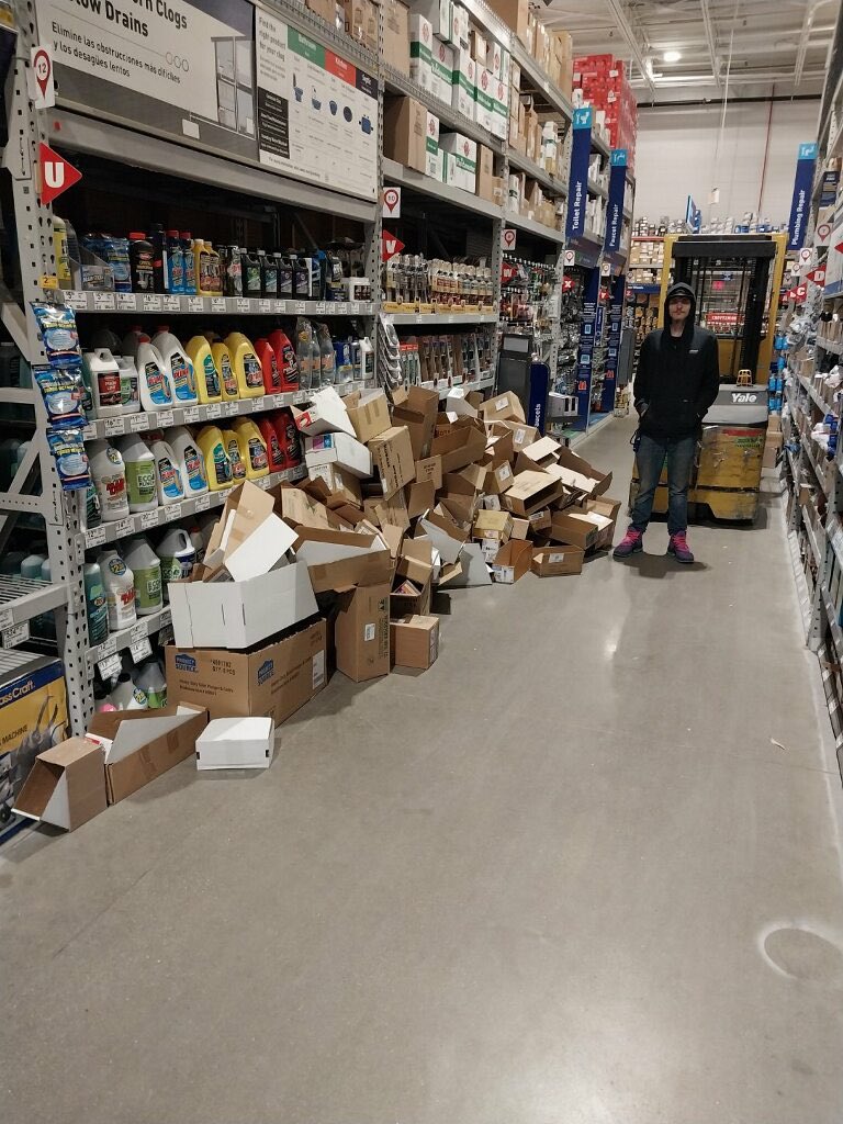 Brandon73676211's tweet photo. Pack down last night by our overnight team! Awesome teamwork from across the store! #packdown #Teamwork #675CharlestonWV @JBBailey9 @BenitoKomadina https://t.co/8uqUTguyyi