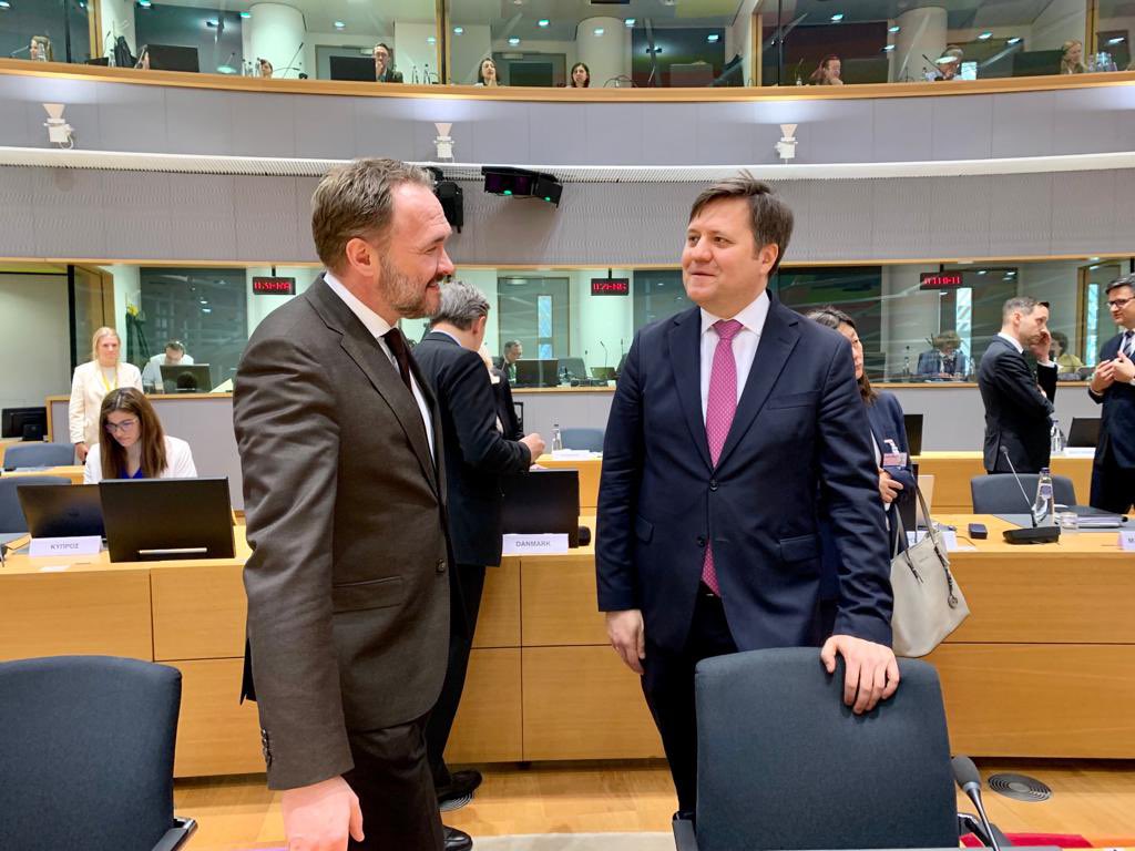 PLintheEU's tweet photo. Today, at the #FAC Development Council in Brussels, the Ministers will discuss:

▫️ Impact of the Russian aggression against Ukraine on third countries - an exchange with Ms. @RGrynspan, Head of @UNCTAD.

▫️ The situation in 🇺🇦 and 🇸🇩.

🇵🇱 is represented by Min. @WojciechGerwel. https://t.co/m65GwMqZaU