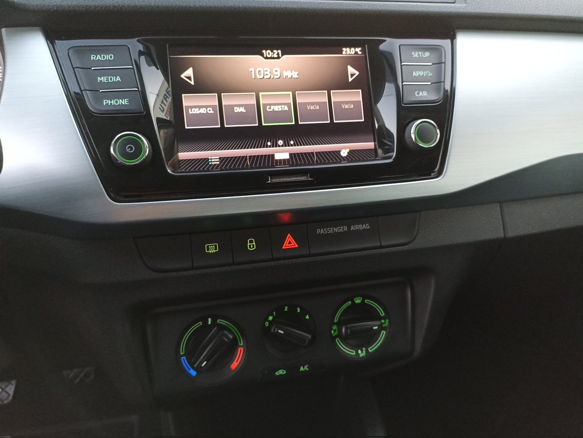 UTRERAUTOSL's tweet photo. Skoda fabia 1.0 MPI Ambition.
49.000 kms.
Año 2.019. https://t.co/yB0RmmOvFH