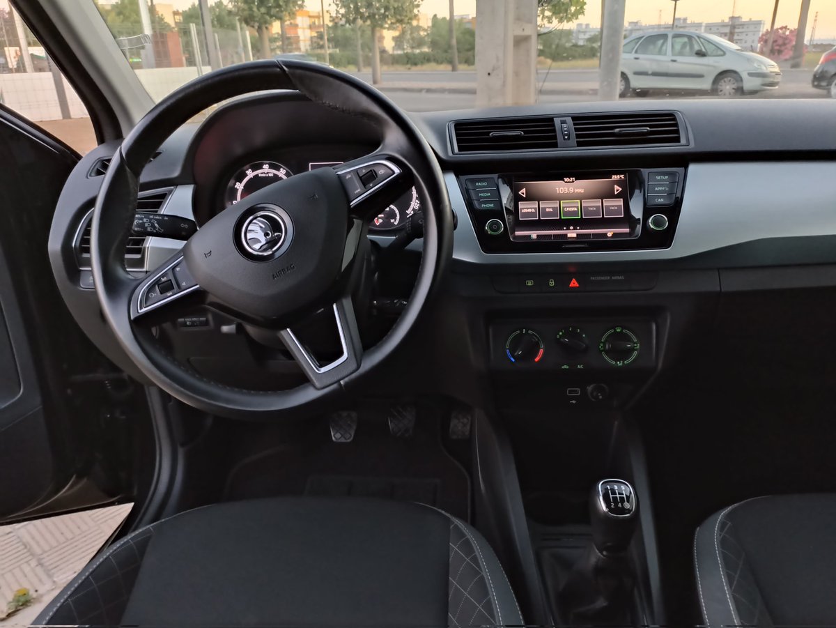 UTRERAUTOSL's tweet photo. Skoda fabia 1.0 MPI Ambition.
49.000 kms.
Año 2.019. https://t.co/yB0RmmOvFH