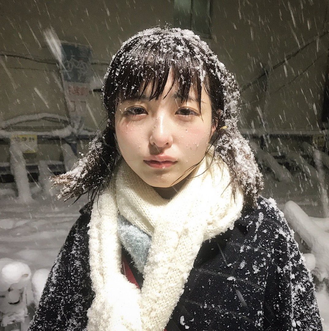 HnySoda_'s tweet photo. Guys,,, im freezing here,,, in cafe,,, im gonna ,,, die,,, hyperthermia,,,, https://t.co/hflCj4ptZp