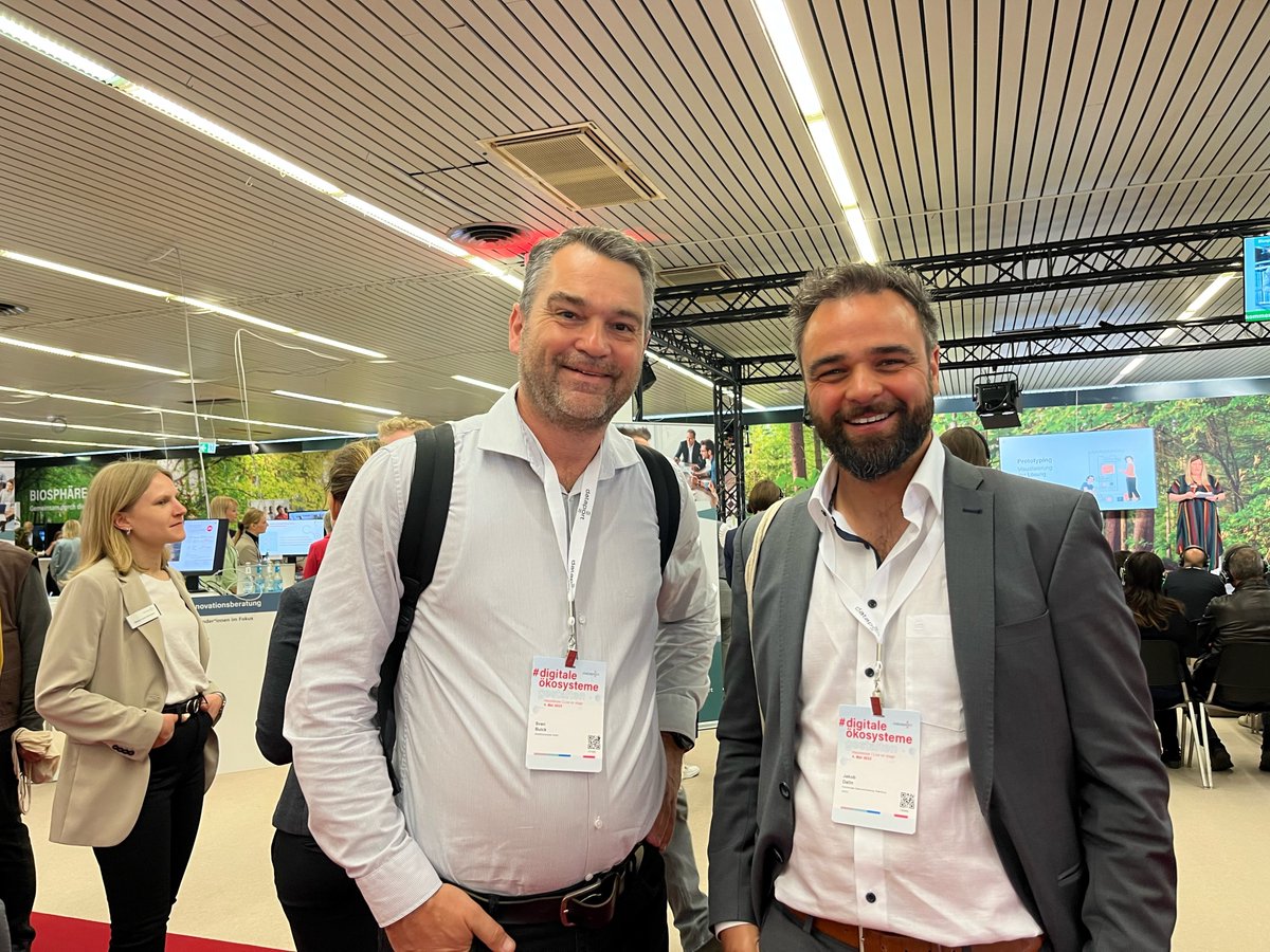 SmartdocumentsD's tweet photo. 👋Liebe Grüße aus Hamburg!
Heute sind wir zu Gast auf der @Datareport Hausmesse.
#DataportHausmesse #KDO #KommunaleDatenverarbeitungOldenburg #Dokumentenautomatisierung #eGovernment #Vorlagenmanagement #SmartDocuments https://t.co/q4TA6c9yqU