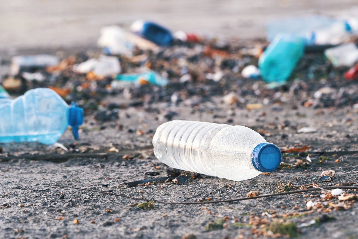 ElginAngelo's tweet image. Chaque année, des millions de tonnes de déchets plastiques polluent notre planète, causant des dommages irréparables à notre environnement. Il est temps d'agir maintenant avant qu'il ne soit trop tard #StopPlasticPollution #Environnement 🌍🚯