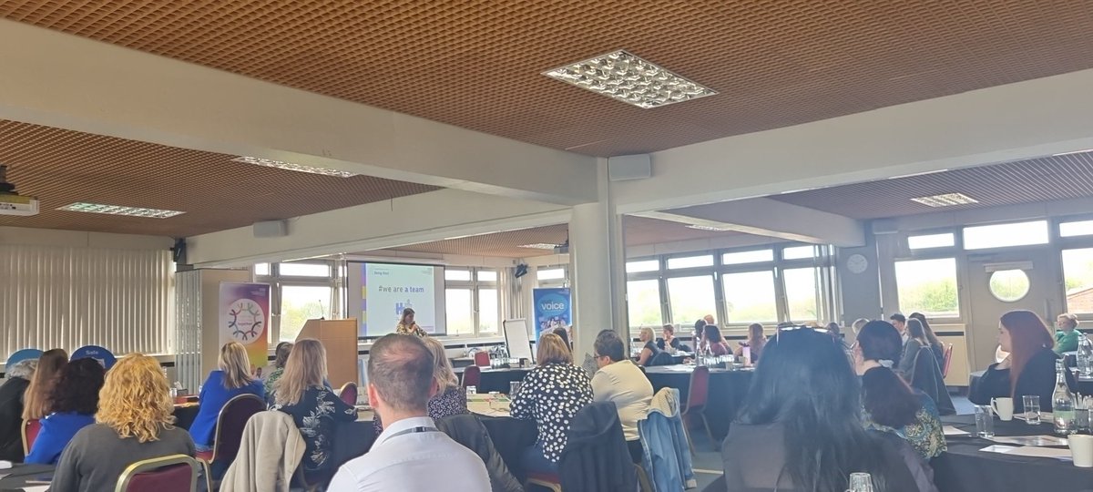 Teresaann136732's tweet photo. Staff experience network event fabulous talks so far @karenwhitehur10 @VickyGolden16 @AnnMarieRiley10 @BethRatcliffe2 @TracyBullock12 
Look forward to sharing ideas of how to improve UHNM for the staff https://t.co/t9Znt3Sq7g