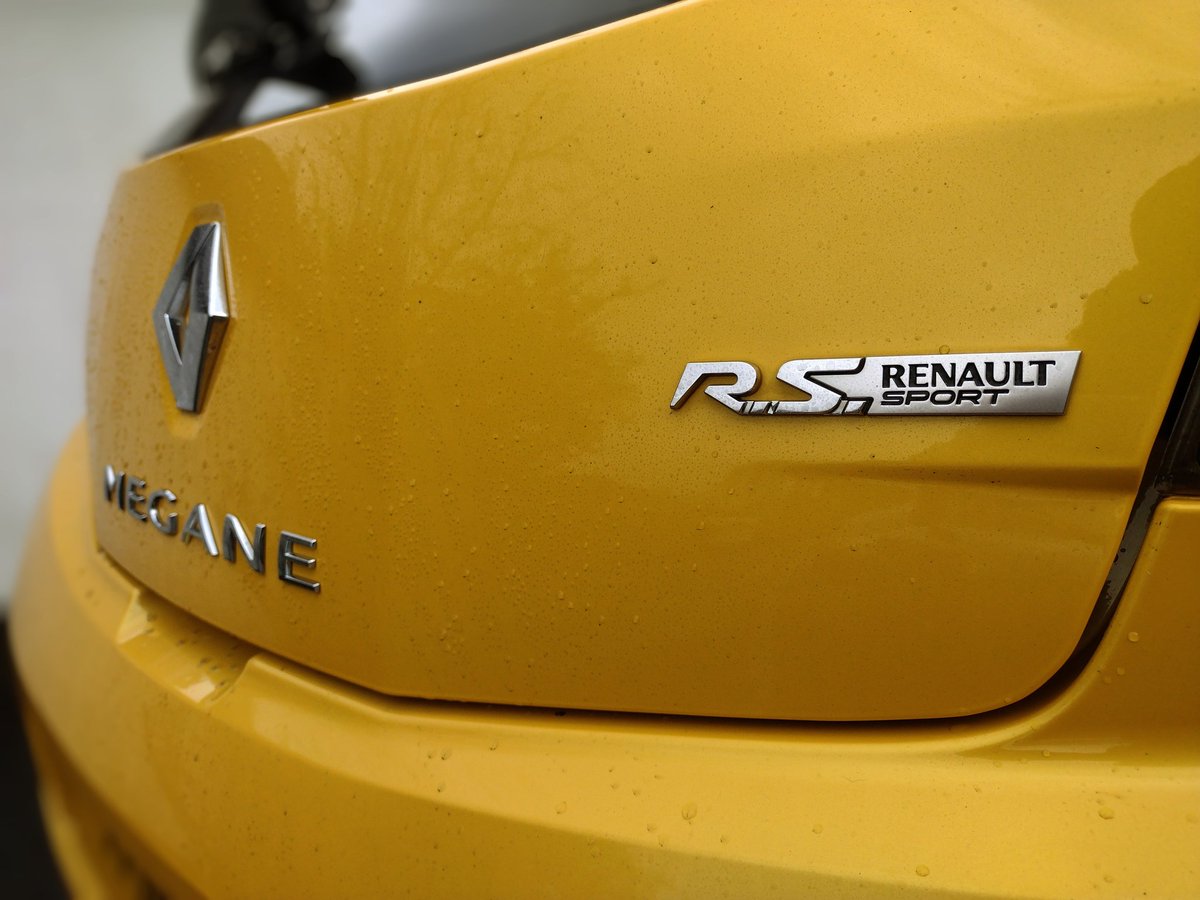 Custos718's tweet photo. The Renault Mégane Renault Sport (alternatively Renault Mégane RS) is a series of high-performance hatchback models based on the Renault Mégane, produced since 2004 #renault #renaultmegane #renaultmeganers #renaultmeganesport #renaultmeganeetech #RS #frenchcar #frenchvoiture https://t.co/RB1mtRmPDc