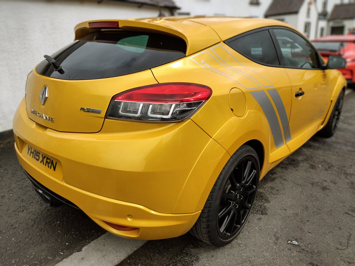 Custos718's tweet photo. The Renault Mégane Renault Sport (alternatively Renault Mégane RS) is a series of high-performance hatchback models based on the Renault Mégane, produced since 2004 #renault #renaultmegane #renaultmeganers #renaultmeganesport #renaultmeganeetech #RS #frenchcar #frenchvoiture https://t.co/RB1mtRmPDc
