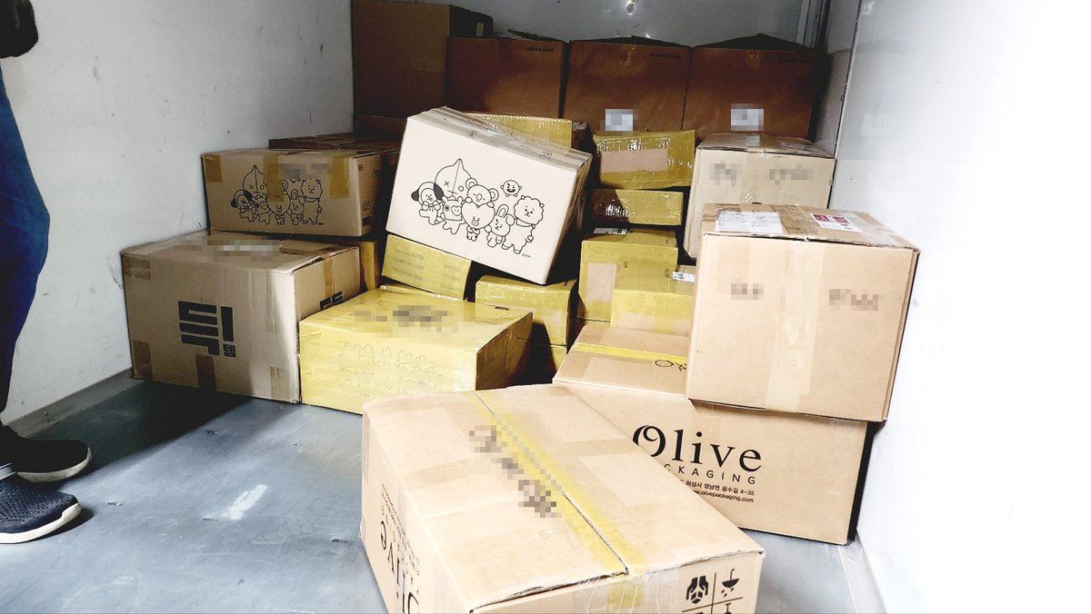 korseller365's tweet image. Today&apos;s delivery.
EMS / PL / K-Packet / Qex / SH :)

We offer a variety of shipping methods. very cheaply!
worldwide shipping Klivewh.com

#webcheckout #bantaek #koreawarehouse #proxyservice #addressrental #kpop #kpoptwt  #kpopidol #nct127 #BTS #blackpink #seventeen