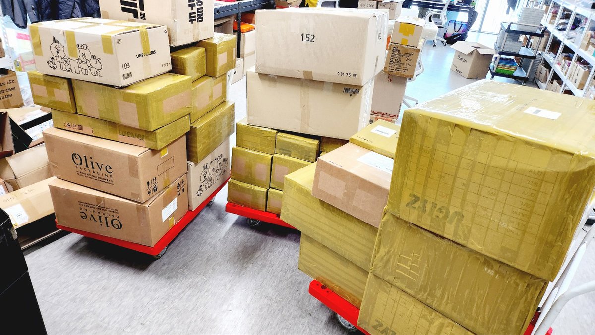 korseller365's tweet image. Today&apos;s delivery.
EMS / PL / K-Packet / Qex / SH :)

We offer a variety of shipping methods. very cheaply!
worldwide shipping Klivewh.com

#webcheckout #bantaek #koreawarehouse #proxyservice #addressrental #kpop #kpoptwt  #kpopidol #nct127 #BTS #blackpink #seventeen