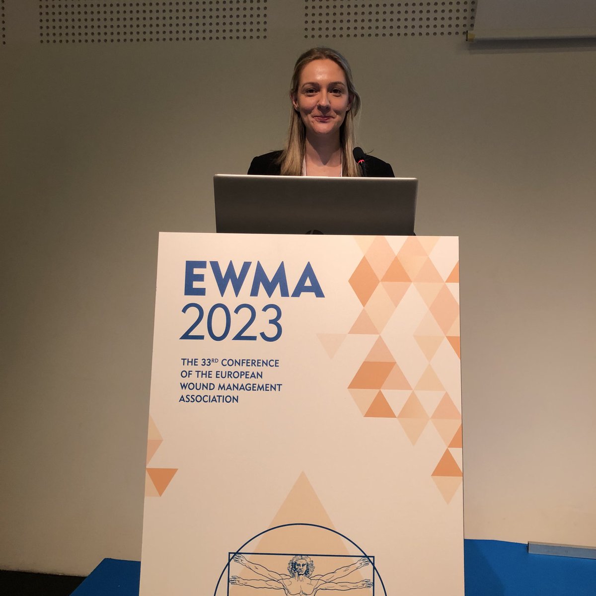 Dr Georgia Tobiano sharing her expertise in engaging patients as research co-investigators as an invited EWMA conference presenter. Our CRE in Wiser Wound Care are so proud!