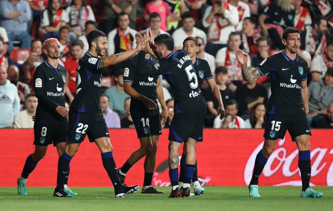 Cadiz'i 5-1 mağlup eden Atletico Madrid, Real Madrid'i geçerek LaLiga'da 2. sıraya yükseldi.

1⃣ Barcelona - 82 puan
2⃣ Atletico Madrid - 69 puan
3⃣ Real Madrid - 68 puan