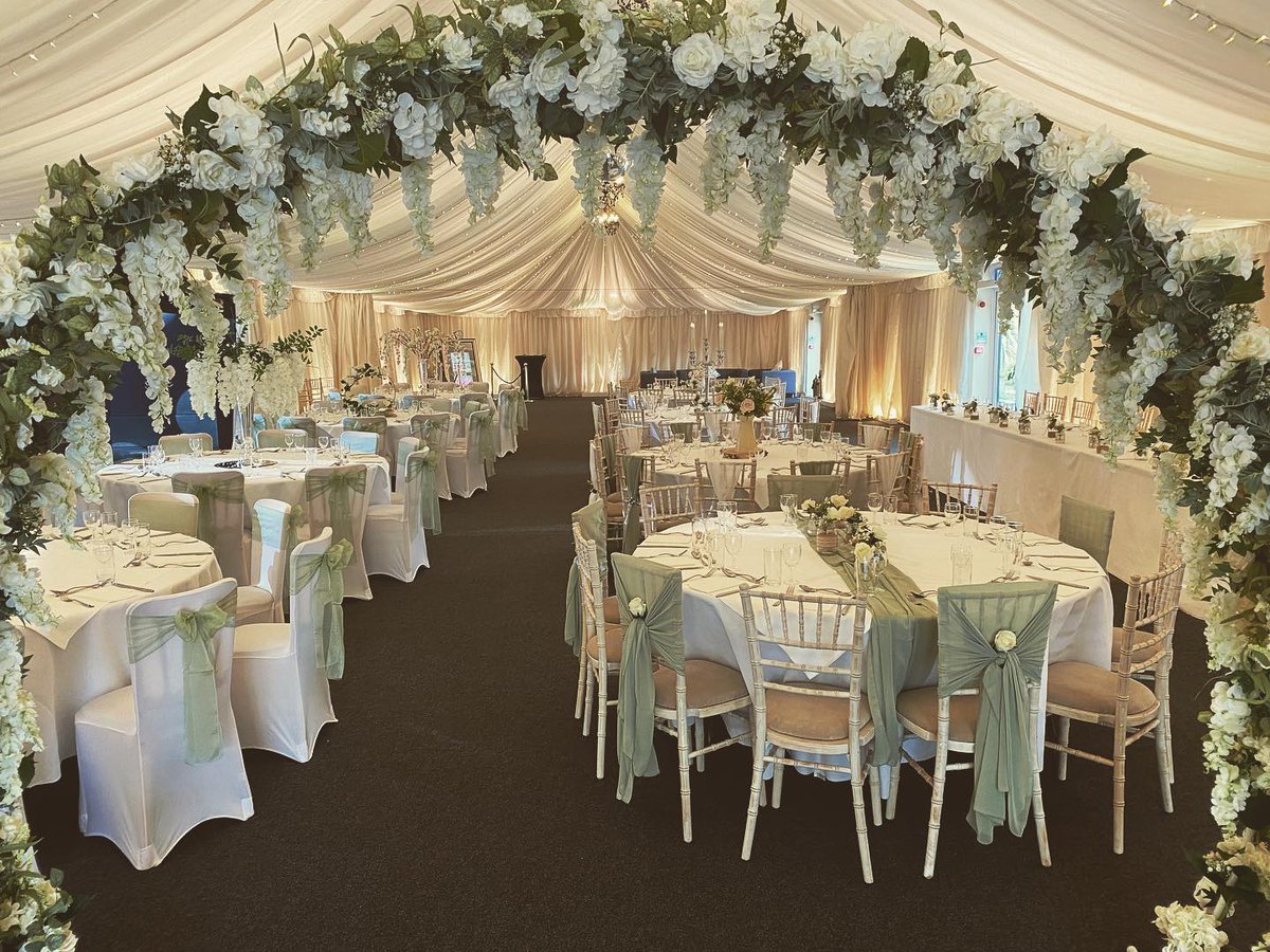 Picture perfect! This arch by @Extravorganza !!!! The barn is a really versatile 
space to make your own in terms of lay out and décor.

📸 The wedding DJs Ltd

#suffolkwedding #suffolkweddingvenue 
#weddingvenuesuffolk #weddingplans #weddingideas