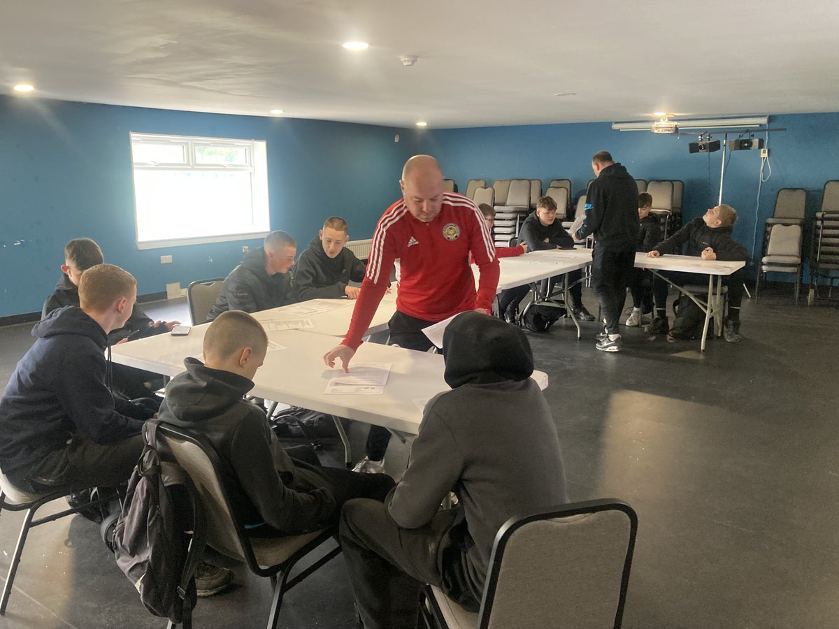 TomElli07858282's tweet photo. @BraesHigh pupils working towards their first aid certificate this morning as part of the Striker project.
#learningandplaying
@DYW_ForthValley @GraemeHigh @GrangemouthHS @INEOS_GM @LKGalaxy @ScotFACentral @LittleKerse https://t.co/KANcmhmZou