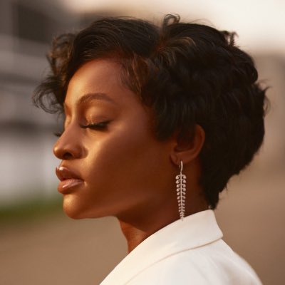 AnitaBrows's tweet photo. #NewProfilePic https://t.co/1U5fWgD27U