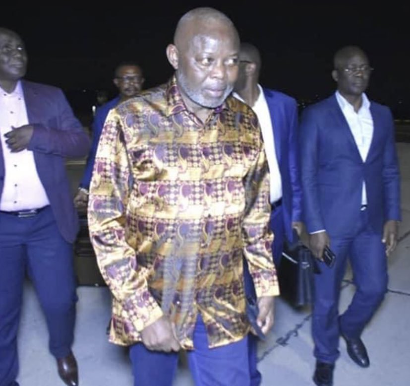 mahanguHM's tweet photo. RDC 🇨🇩 Influencer et fédérer un groupe pour un but commun dans une relation de confiance mutuelle et dans une durée limitée … #MWALIMU @VitalKamerhe1 @BillyKambale1  🔴⚪️ https://t.co/kJ8P1xh0rb