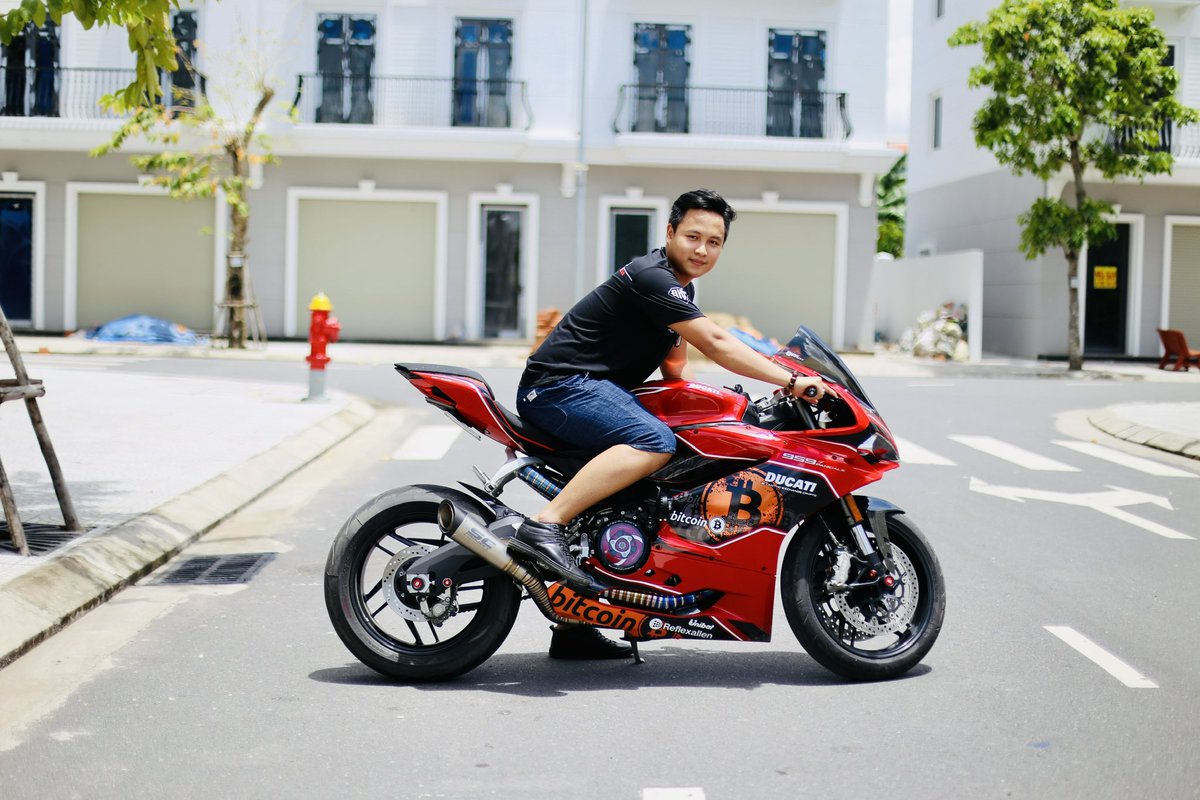 BiCanTho's tweet photo. Quy trình giao dịch USDT bên Team mình :  
1. Nhân viên , kế toán đều là 100% người nhà ( dòng họ ) không có người ngoài
2. Số lượng giao dịch là min 500$ , max 5tr$ cho một giao dịch 
3. Giá mua , bán USDT tốt nhất Việt Nam giá tốt hơn cả P2P Binance ( tuỳ vào số lượng giao dịch cho một lần )
4. Giao dịch nhanh gọn lẹ , uy tín đặt lên hàng đầu , giao dịch một lần bảo đảm sau này sẽ chỉ thích giao dịch vs team Bi Cần Thơ 
5. Nhận Cashout Tiền mặt Toàn Quốc ( nơi nào cũng đến vùng núi , vùng sâu vùng xa cân tất ) min 20k$ ( nếu ít hơn 20k$ sẽ có phí xăng xe 
6. 100% nói không với rửa tiền và tiền bẩn ( mấy ông lừa đảo thì né đi quy trình xác minh nghiêm ngặt không bao giờ qua đây rửa được đâu )
7. 100% thông tin khách hàng là bảo mật không bao giờ bị lộ thông tin 
👉👉Cần trao đổi thêm thông tin thì gọi trực tiếp cho mình sdt : 0971.007.007