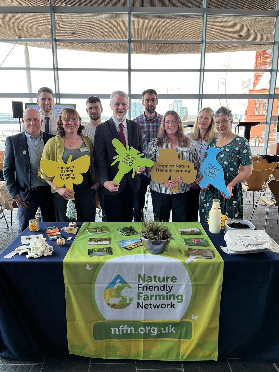 RhysEvans90's tweet photo. Braint cael lawnsio adroddiad newydd #MaeNaturYnMeddwlBusnes @NFFNUK Cymru yn y Senedd ddoe 🏴󠁧󠁢󠁷󠁬󠁳󠁿💪

Absolute pleasure to launch @NFFNUK Cymru’s new #NatureMeansBusiness Report at the Senedd yesterday 🏴󠁧󠁢󠁷󠁬󠁳󠁿💪

Diolch @huw4ogmore am noddi 👍

📖➡️https://t.co/DckjyMgj5i https://t.co/e5ghVKU7ad