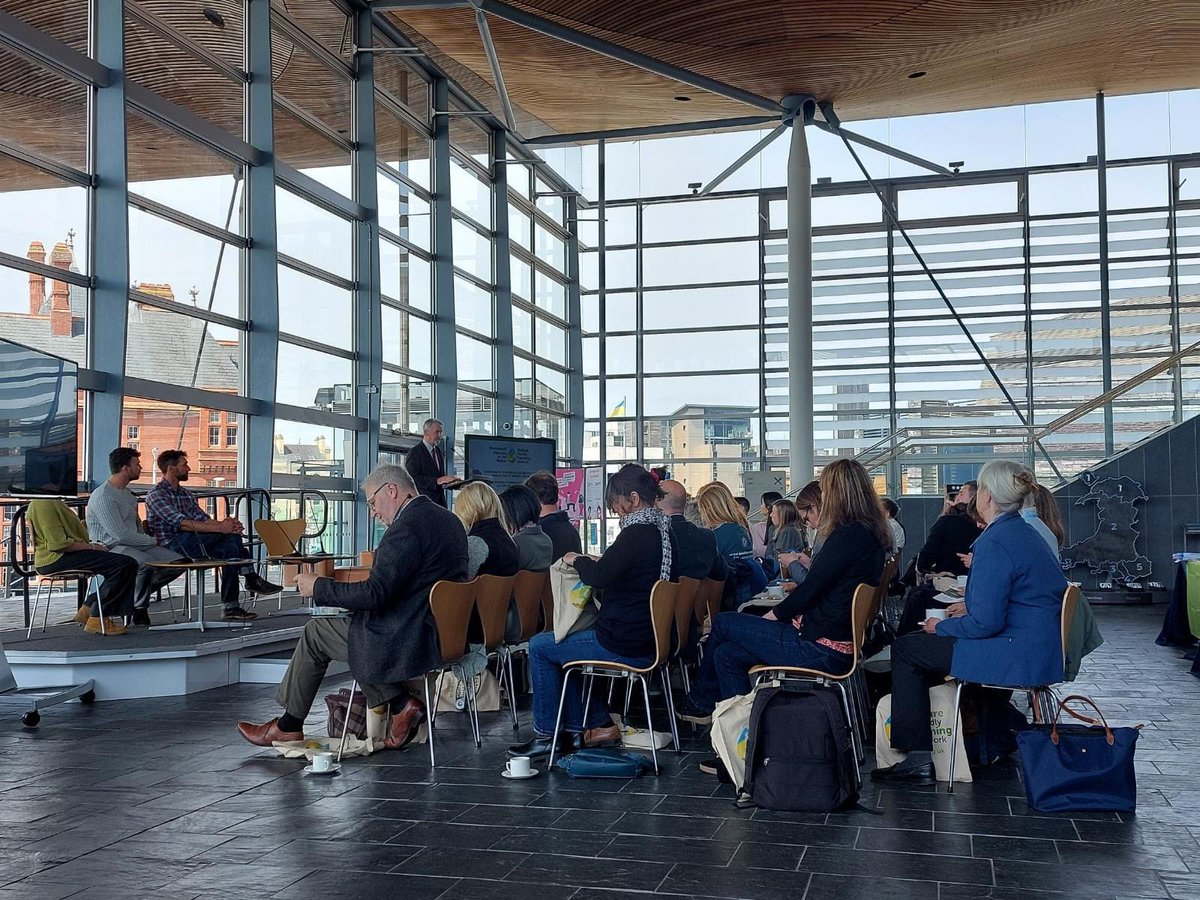 RhysEvans90's tweet photo. Braint cael lawnsio adroddiad newydd #MaeNaturYnMeddwlBusnes @NFFNUK Cymru yn y Senedd ddoe 🏴󠁧󠁢󠁷󠁬󠁳󠁿💪

Absolute pleasure to launch @NFFNUK Cymru’s new #NatureMeansBusiness Report at the Senedd yesterday 🏴󠁧󠁢󠁷󠁬󠁳󠁿💪

Diolch @huw4ogmore am noddi 👍

📖➡️https://t.co/DckjyMgj5i https://t.co/e5ghVKU7ad