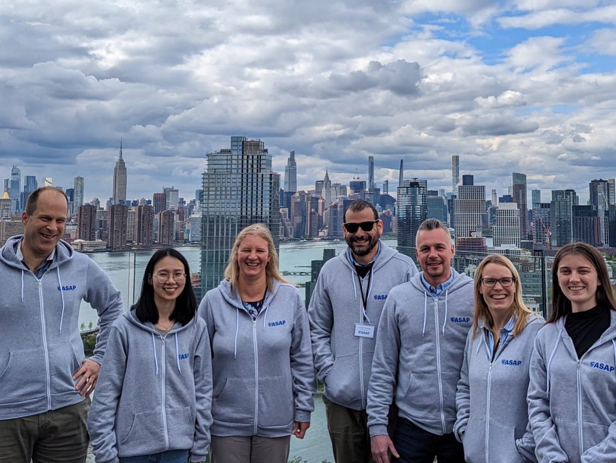 The @CmdOxford team in New York this week for the @asap_discovery meeting. What a privilege to at last hang out with the people in person we were in the trenches with since @covid_moonshot. And getting to know all the new people joining our pandemic preparedness effort.