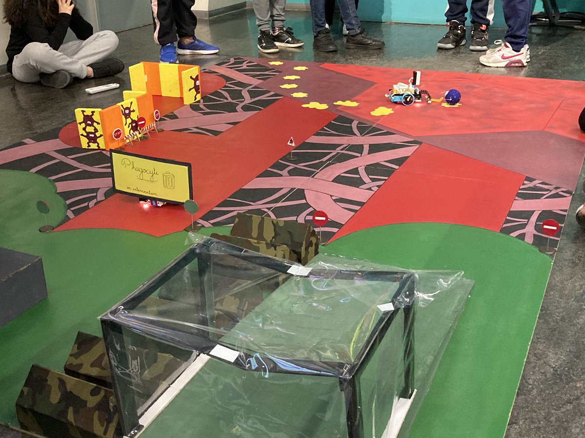 KBourkache's tweet photo. Une histoire de globules rouges et de virus. #crep #robotique . Rejoignez-nous en direct : https://t.co/KojrYC7m9q https://t.co/OzdzkS8PZS