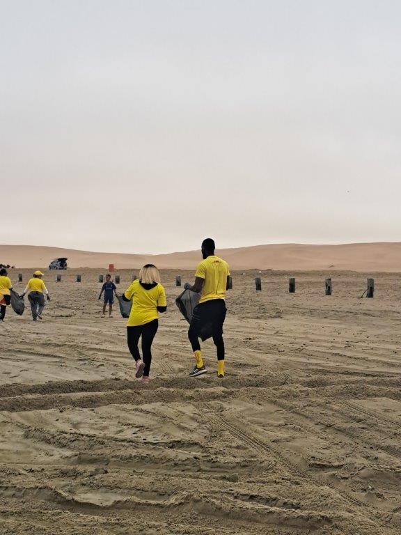 DHLAfrica's tweet photo. From plastic to praise, our DHL Windhoek team visited the Walvis DHL community to deliver the 7th annual beach clean-up mission by making a difference in protecting the wildlife.
#DHLDelivers #DHLNamibia #AsOne #GoHelp https://t.co/qIGA84efps