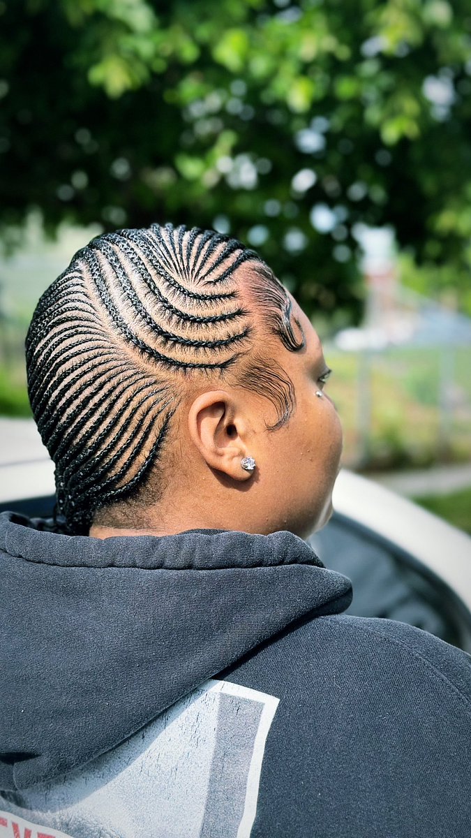 unicornpuzz's tweet photo. Keep In Mind That Im an Artist and I’m Sensitive About My Shit… RT for Free… Link in Bio🪄🪄🪄🔮#dmv #houston #dmvbraider #houstonbraider https://t.co/DeOb3sLiew
